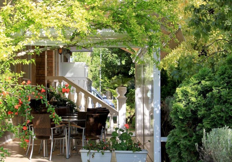 בית מלון כפרי Platon