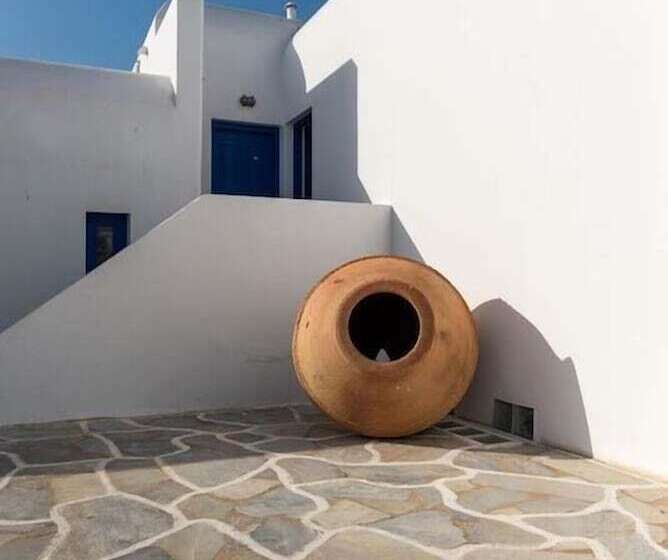 Poseidon Hotel Suites