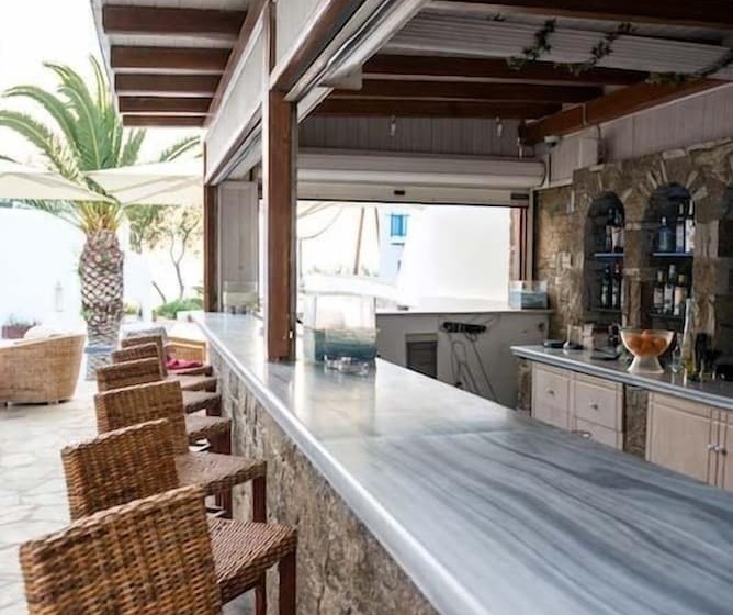 Poseidon Hotel Suites