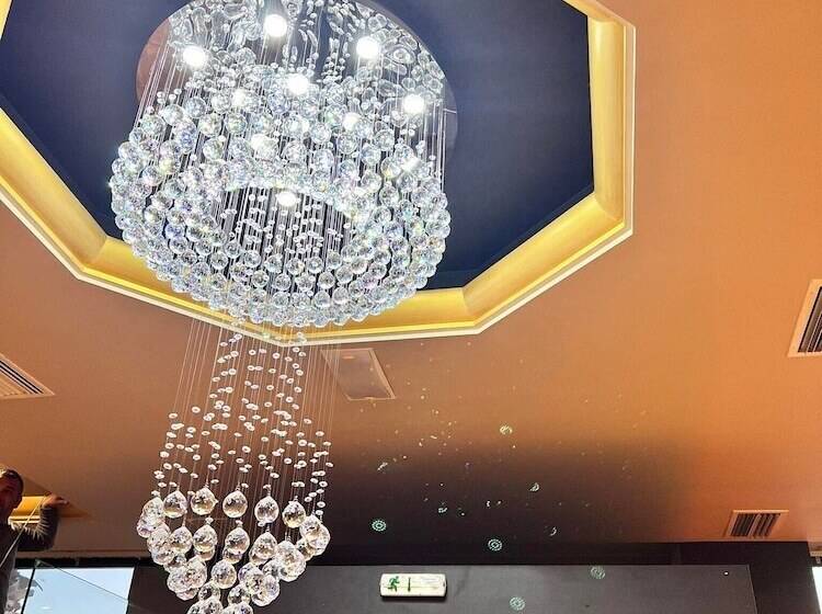 호텔 Queens Leriotis