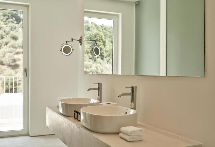 فندق Radisson Resort Plaza Skiathos