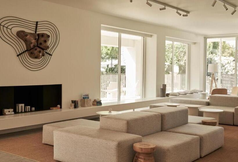 فندق Radisson Resort Plaza Skiathos