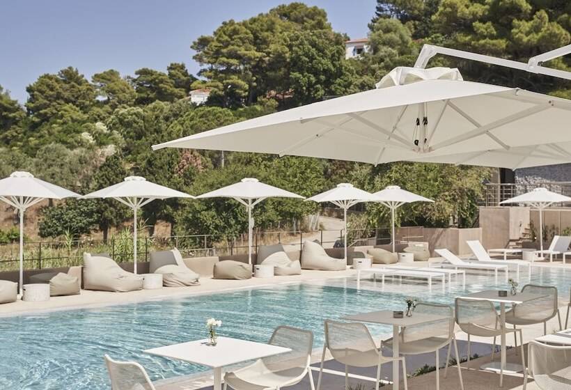 فندق Radisson Resort Plaza Skiathos