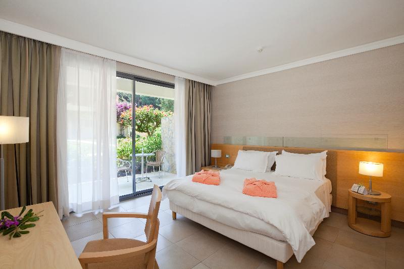 בית מלון כפרי Rodos Palace