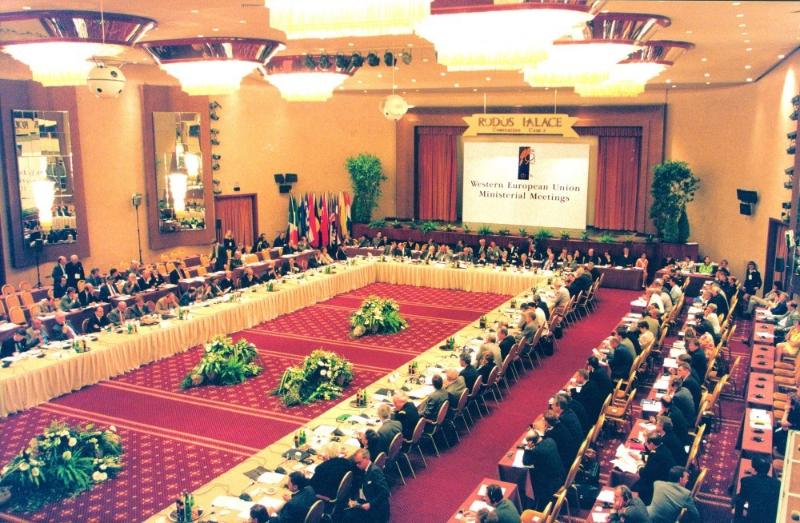 בית מלון כפרי Rodos Palace