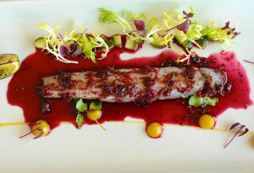 בית מלון כפרי Rodos Palace