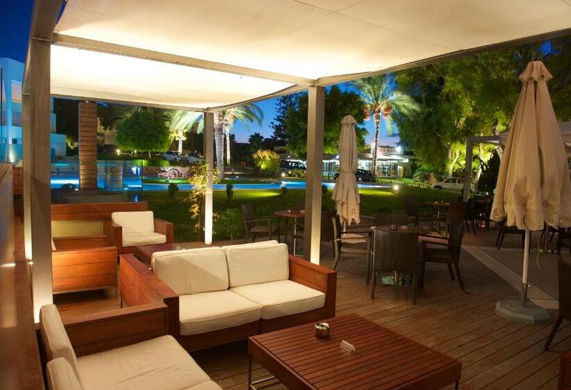 בית מלון כפרי Rodos Palace