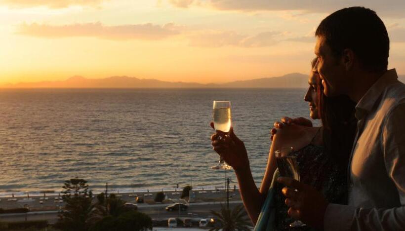 בית מלון כפרי Rodos Palace