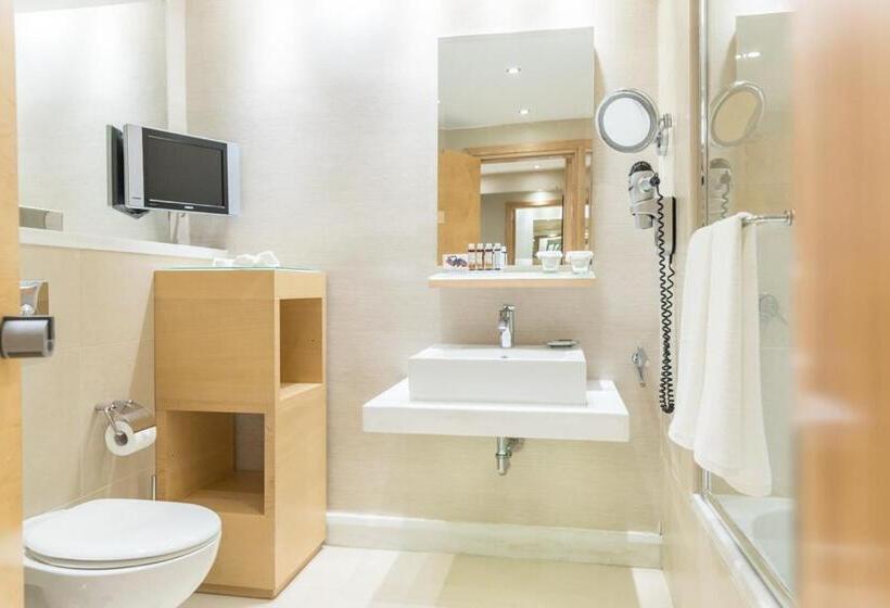 בית מלון כפרי Rodos Palace