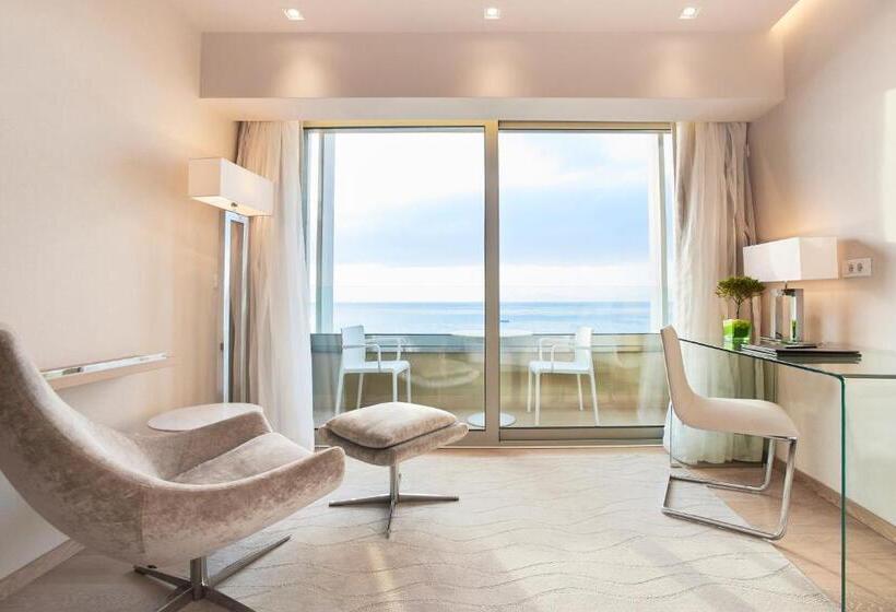 בית מלון כפרי Rodos Palace