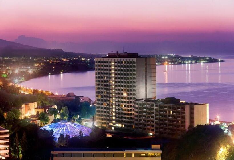 בית מלון כפרי Rodos Palace