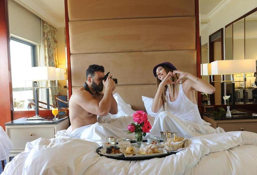 בית מלון כפרי Rodos Palace