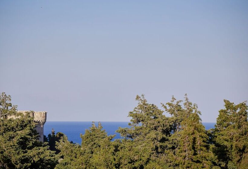 בית מלון כפרי Rodos Park