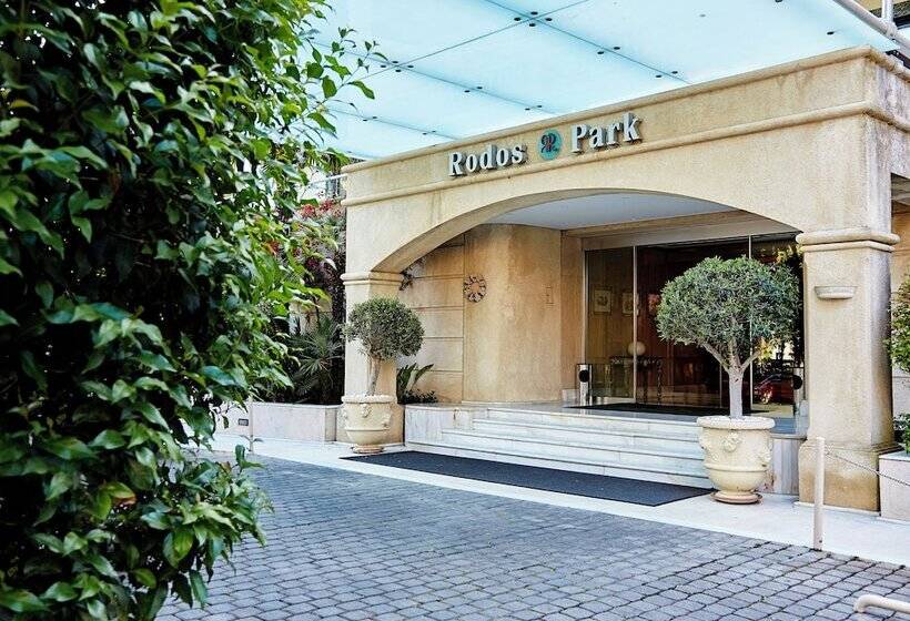 בית מלון כפרי Rodos Park