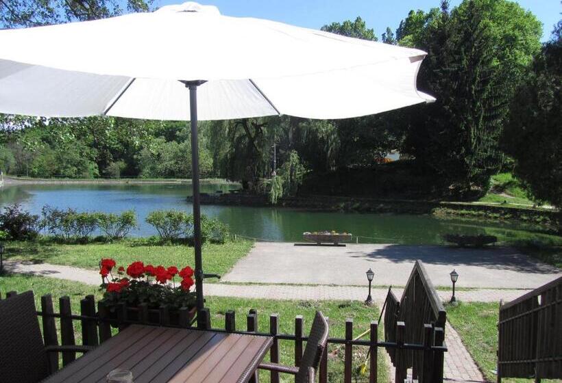 ホテル Síkfőkút