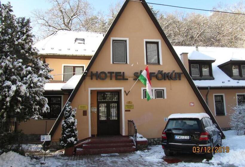 ホテル Síkfőkút
