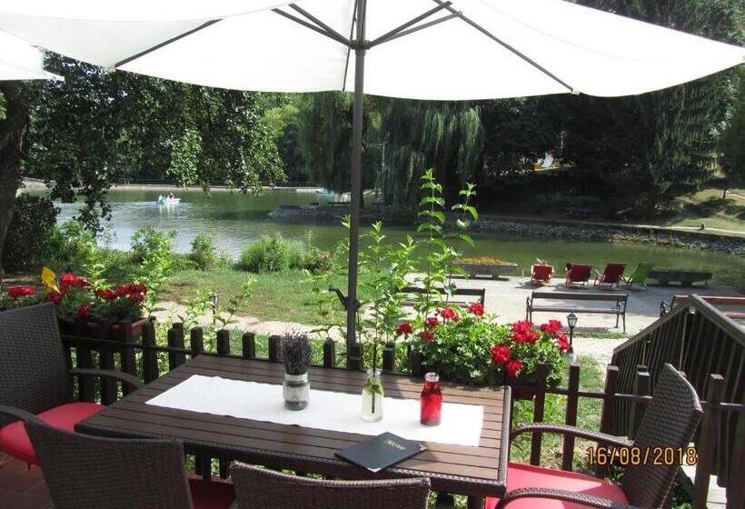 ホテル Síkfőkút