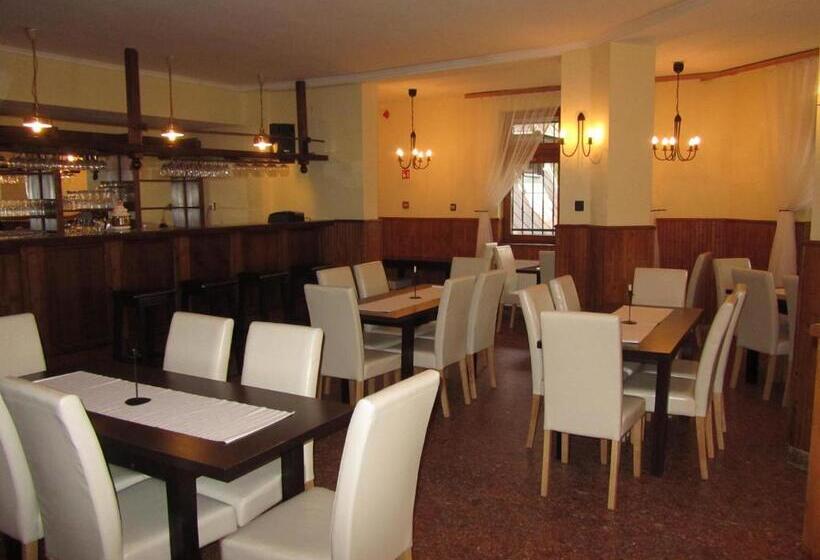 ホテル Síkfőkút