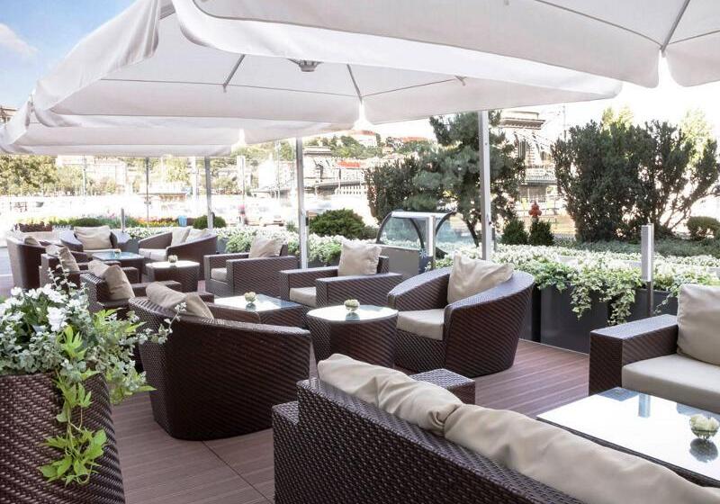 בית מלון כפרי Sofitel Budapest