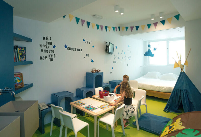 Отель St George Lycabettus Lifestyle