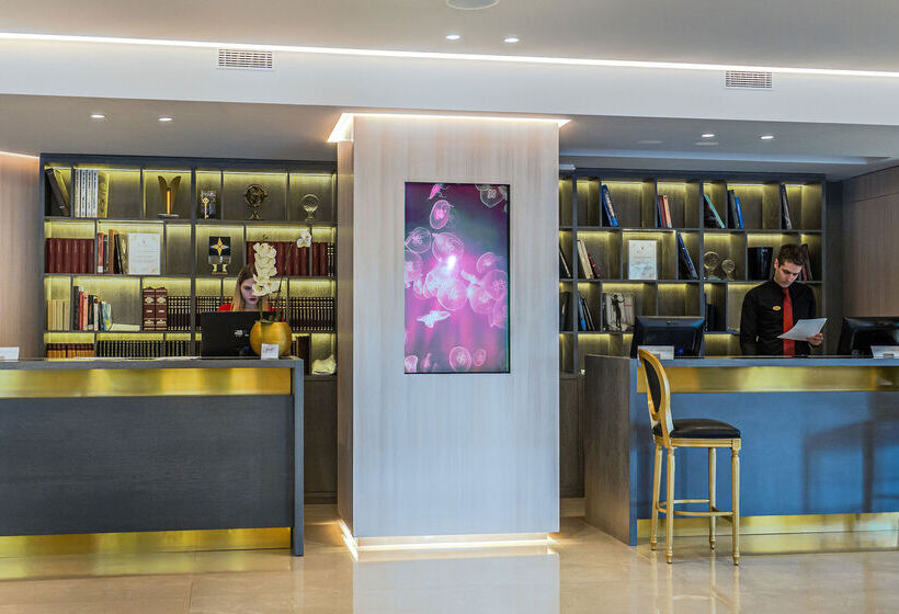 Отель St George Lycabettus Lifestyle