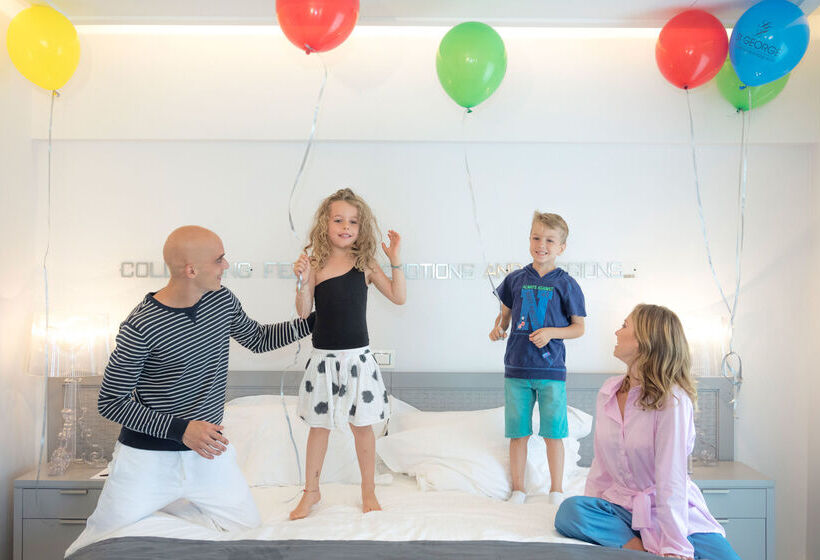 Отель St George Lycabettus Lifestyle