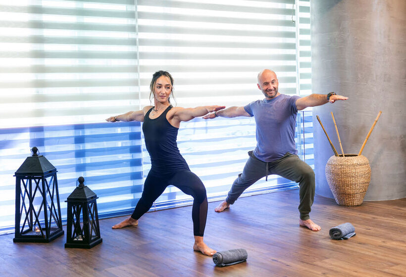 Отель St George Lycabettus Lifestyle