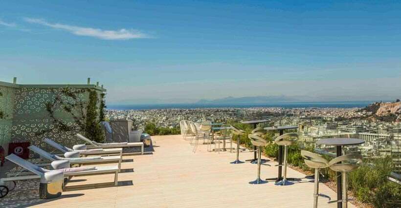 Отель St George Lycabettus Lifestyle