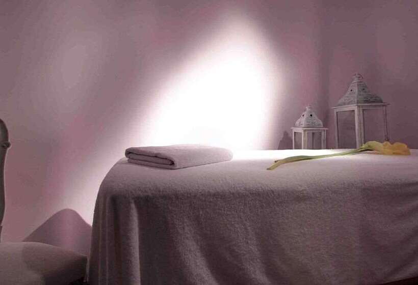 Отель St George Lycabettus Lifestyle