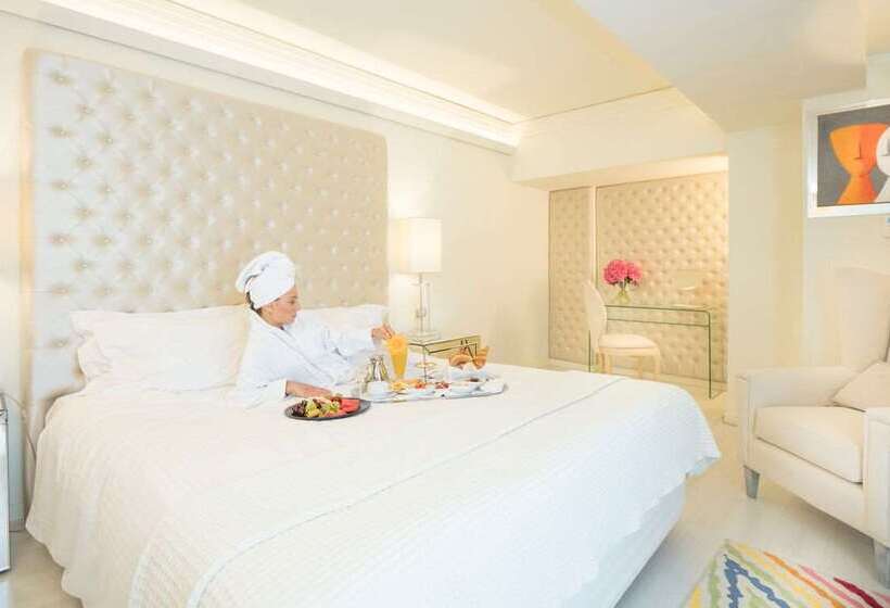 Отель St George Lycabettus Lifestyle