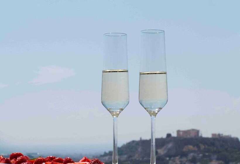 Отель St George Lycabettus Lifestyle