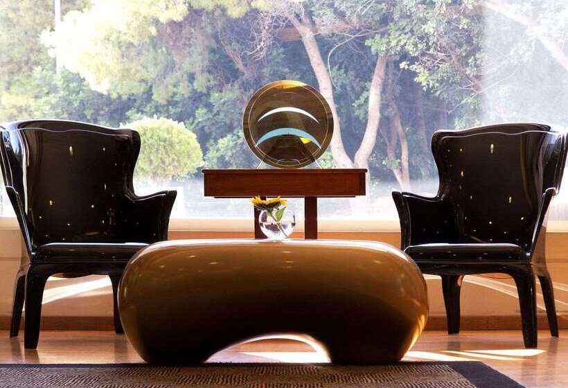 Отель St George Lycabettus Lifestyle