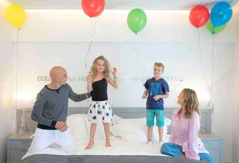 Отель St George Lycabettus Lifestyle