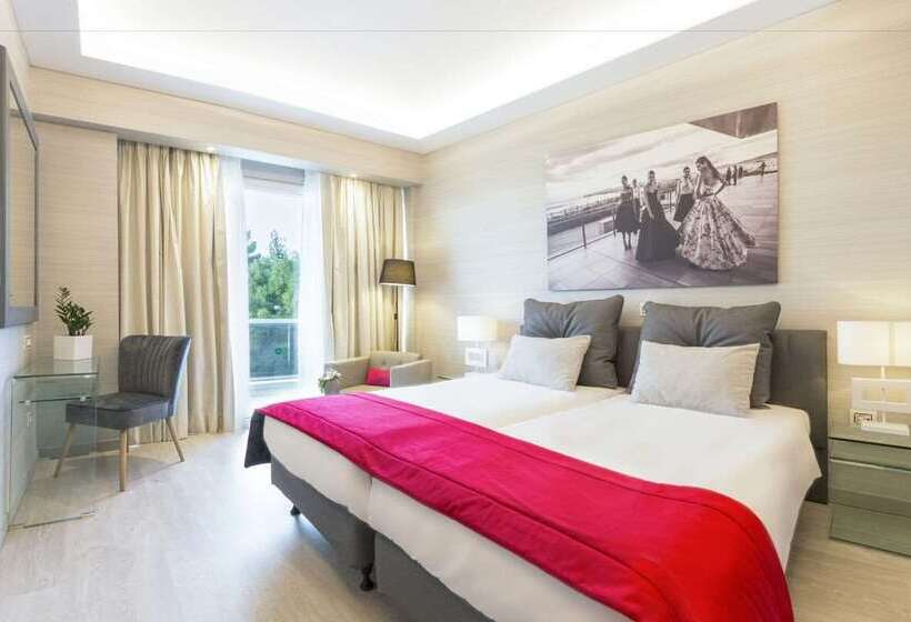 Отель St George Lycabettus Lifestyle