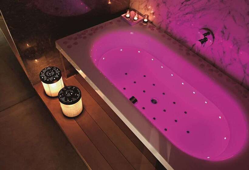 Отель St George Lycabettus Lifestyle