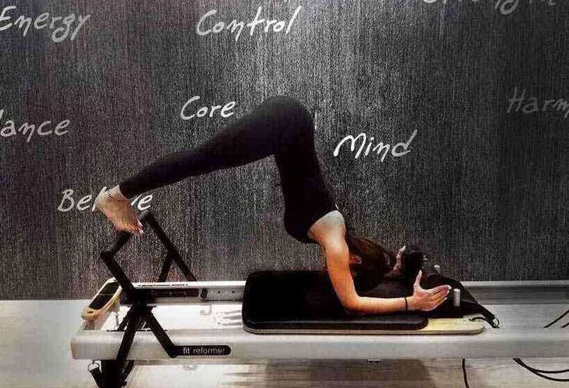 Отель St George Lycabettus Lifestyle