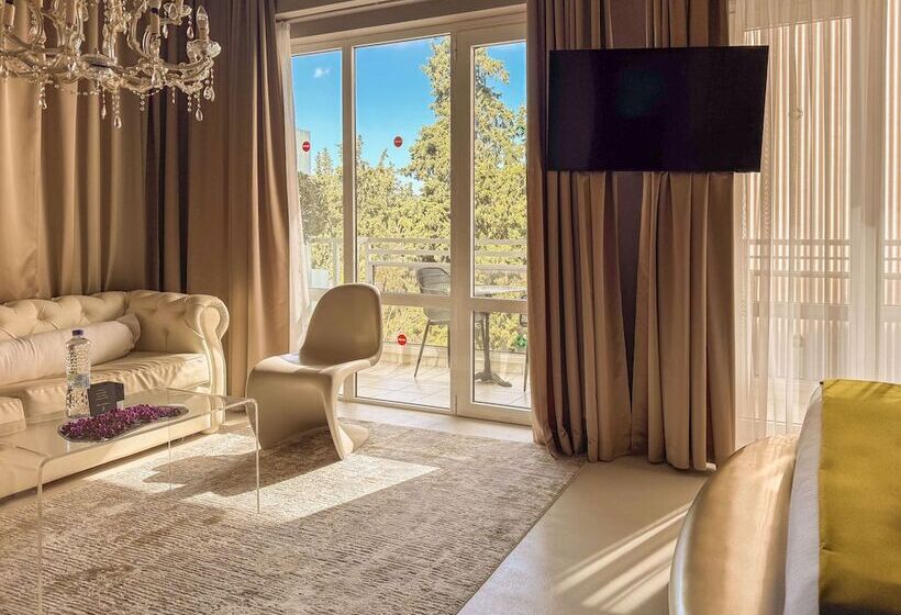 Отель St George Lycabettus Lifestyle