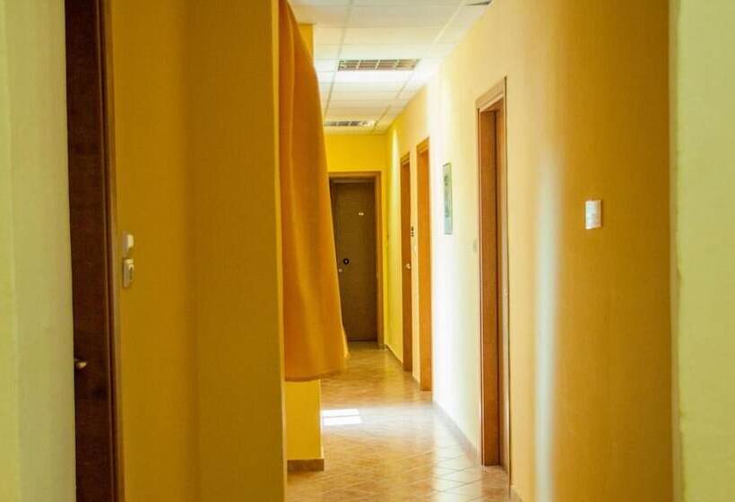 ホテル Stavrodromi