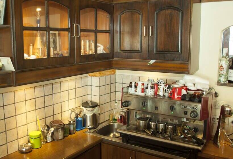 ホテル Stavrodromi