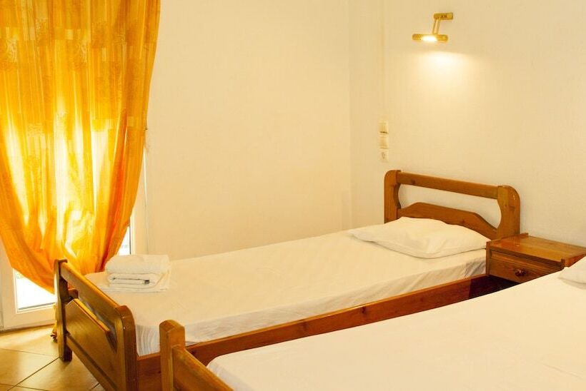 ホテル Stavrodromi