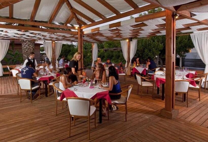 Sun Palace Hotel Resort & Spa