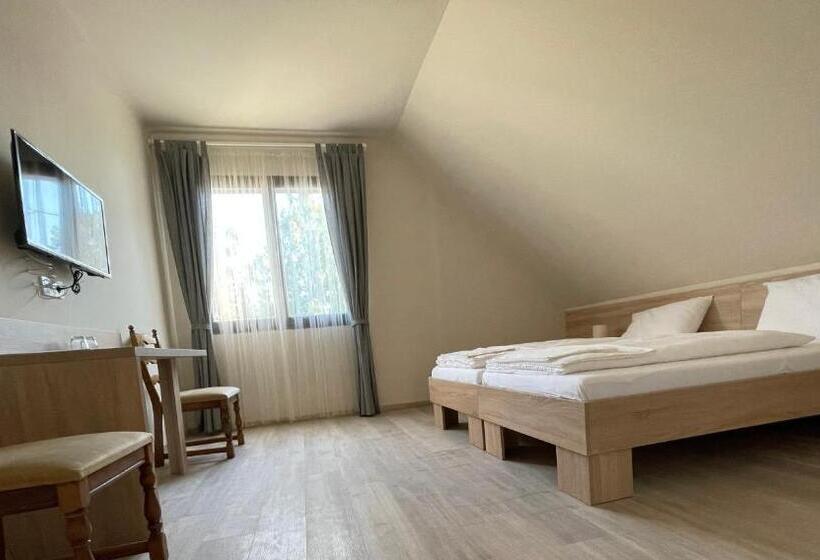 酒店 Szőlőfürt Fogadó