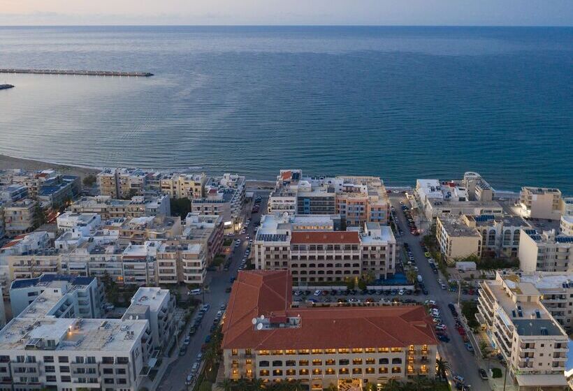 فندق Theartemis Palace