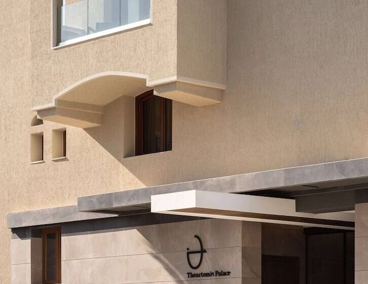 فندق Theartemis Palace