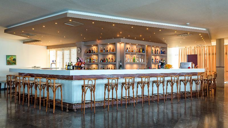 בית מלון כפרי Themis Beach