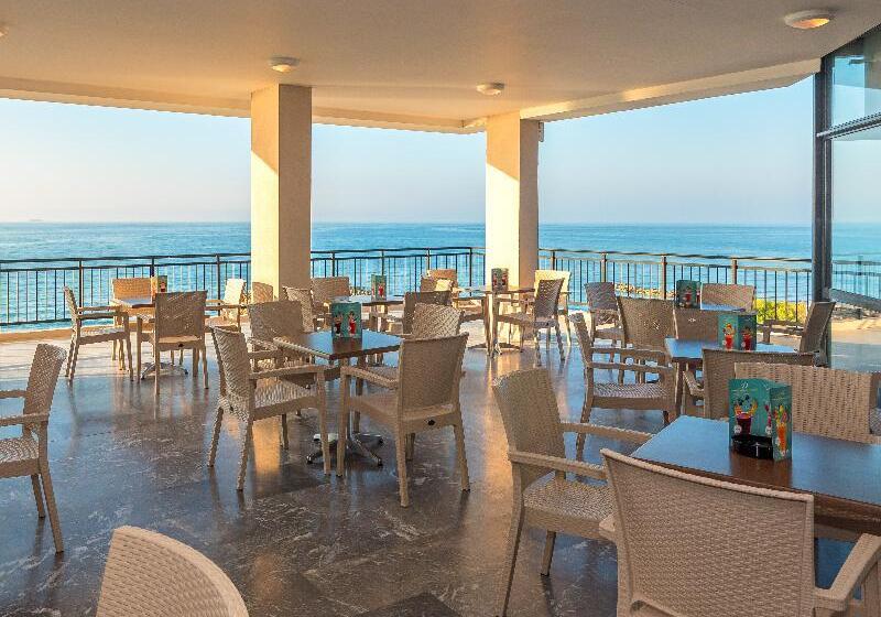 בית מלון כפרי Themis Beach