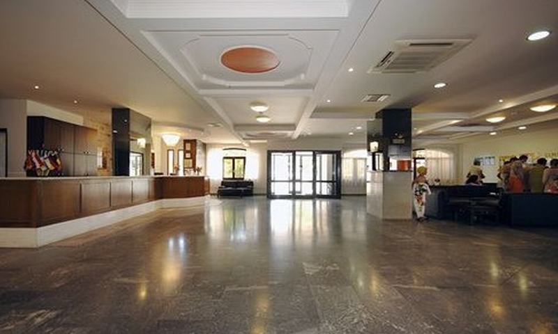 בית מלון כפרי Themis Beach