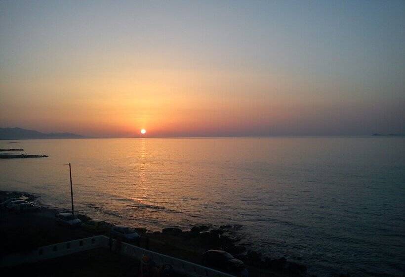 בית מלון כפרי Themis Beach