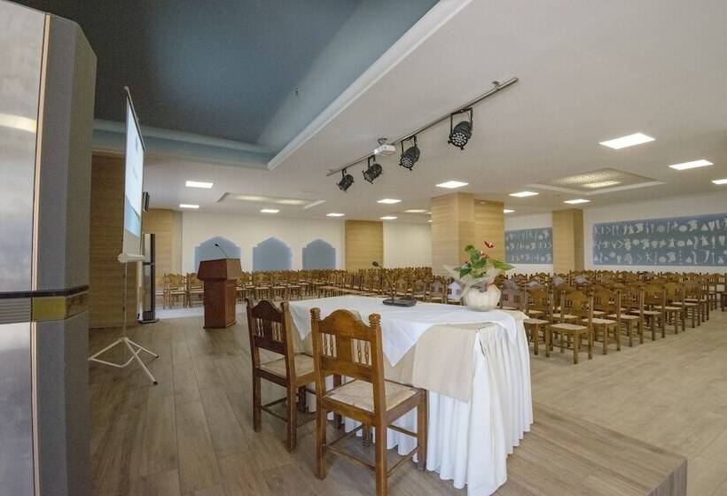 בית מלון כפרי Themis Beach