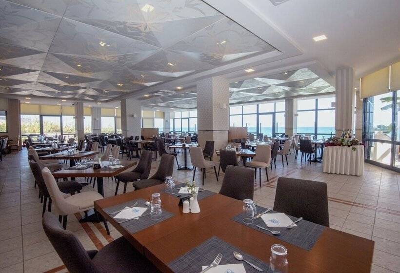 בית מלון כפרי Themis Beach